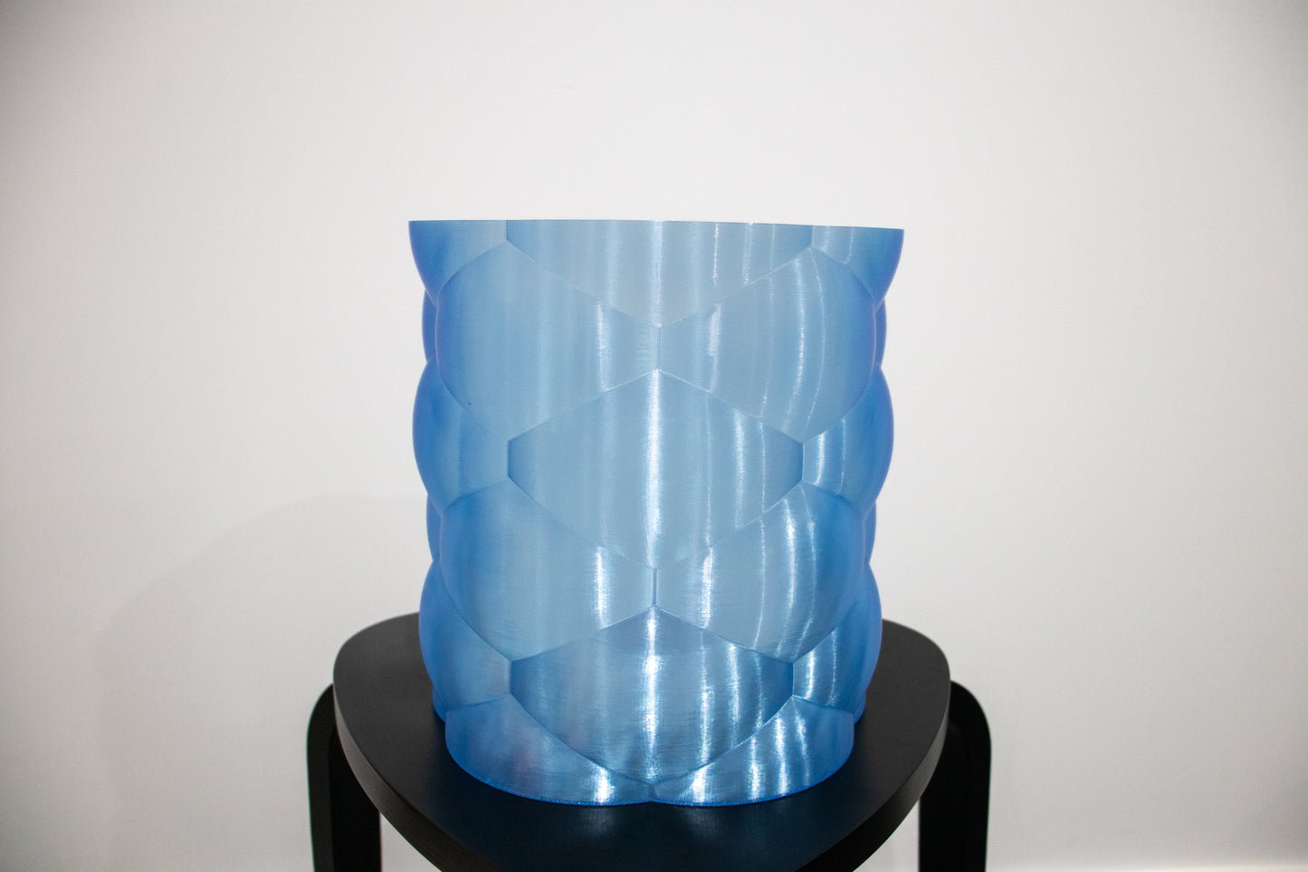 Cloud-like lamp shade