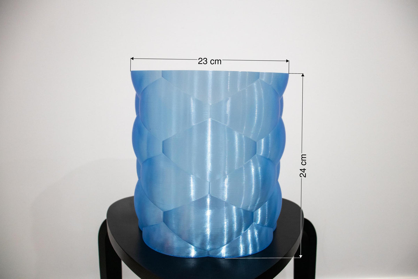 Cloud-like lamp shade